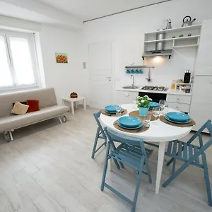 Nonna Bianca House , Soiano Del Lago Italien